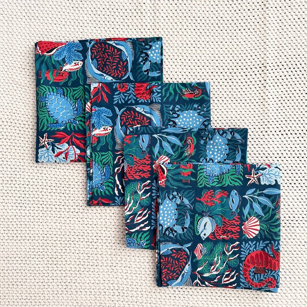 Print Fresh NWOT Set of 4 Square Stained Seaglass Nautical Sea Life Napkins 20"